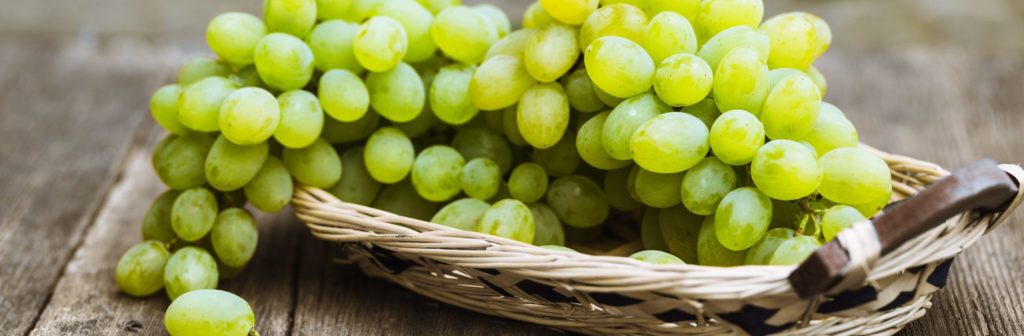 close-up-view-of-ripe-green-grapes-background-of-r-PMKB9CX (1)